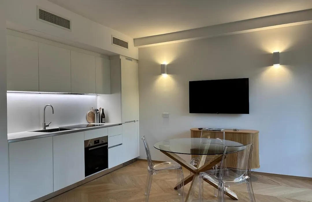 Bright Apartment With Balcony - Navigli Milan-1